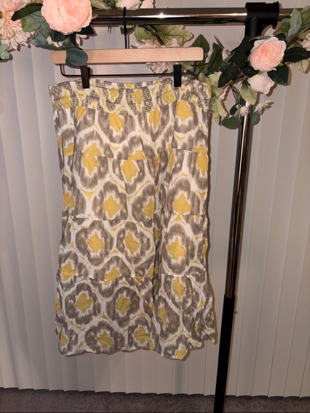 Old Navy Yellow Gray Print Skirt Casual Summer Midi Skirt